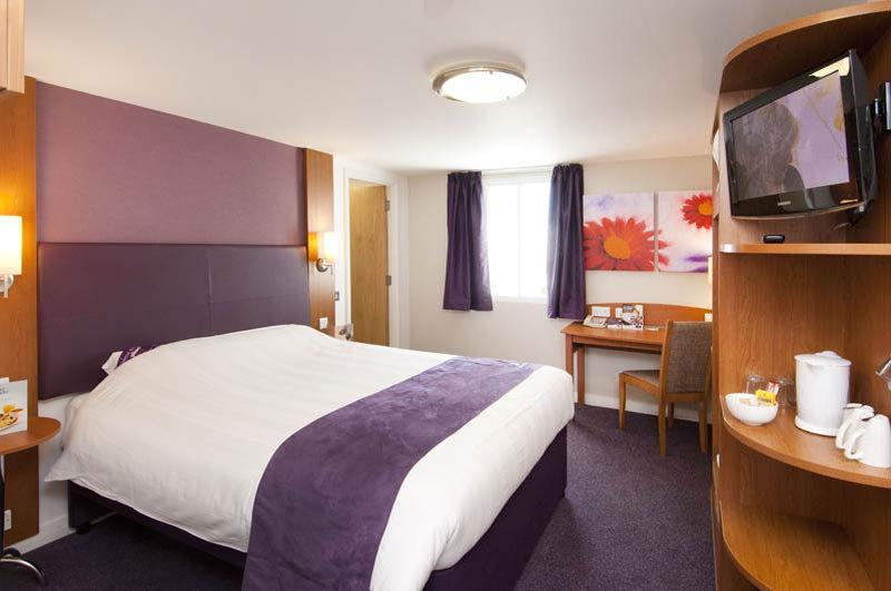 Premier Inn Warrington Centre Exterior foto